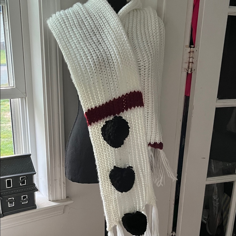 Elegant White and Black Knit Scarf